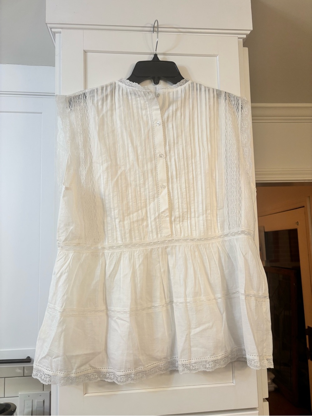 new The Great Sonnet lace inset cotton voile sleeveless blouse in true white - Picture 6 of 9
